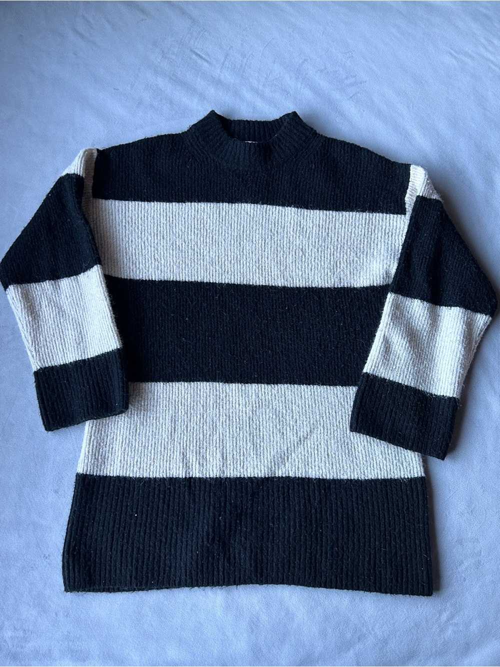 H & M ~ Knit Sweater ~ Women’s Size Small